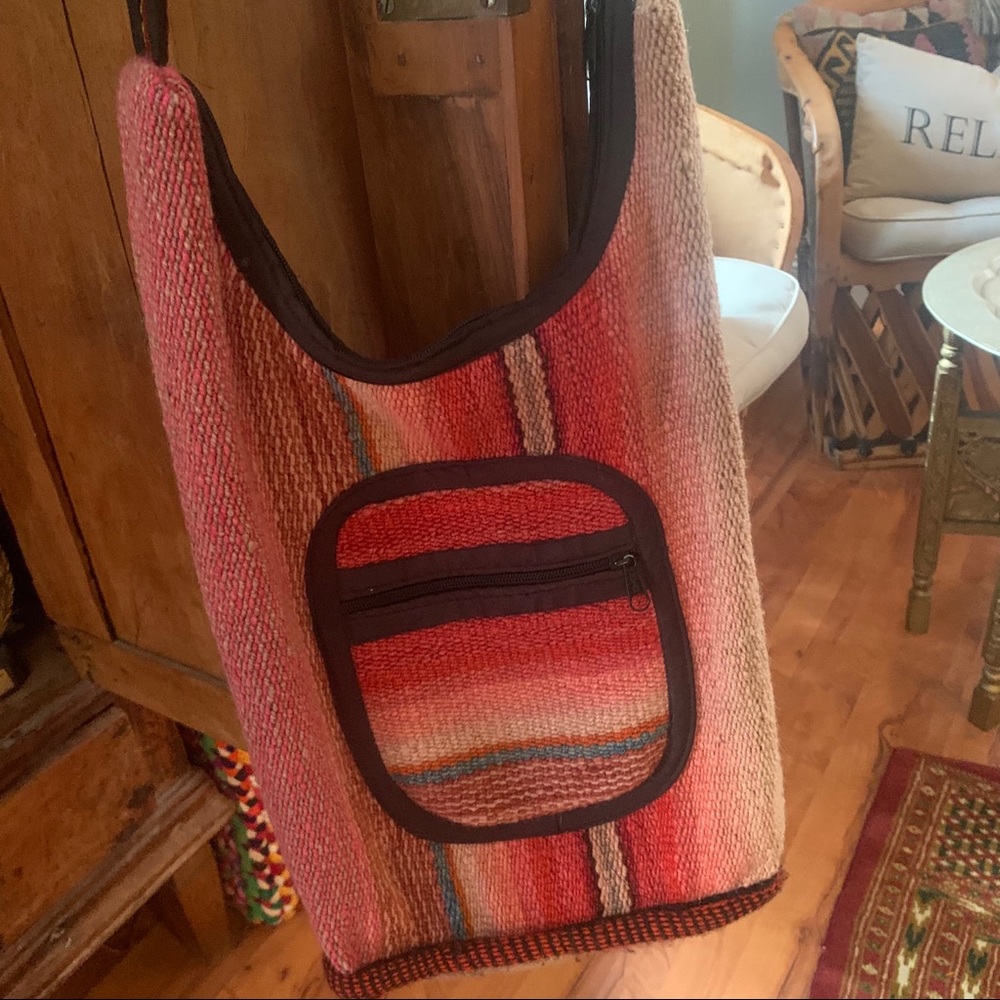 Hand Woven Artisan frazada Ombré hobo bag